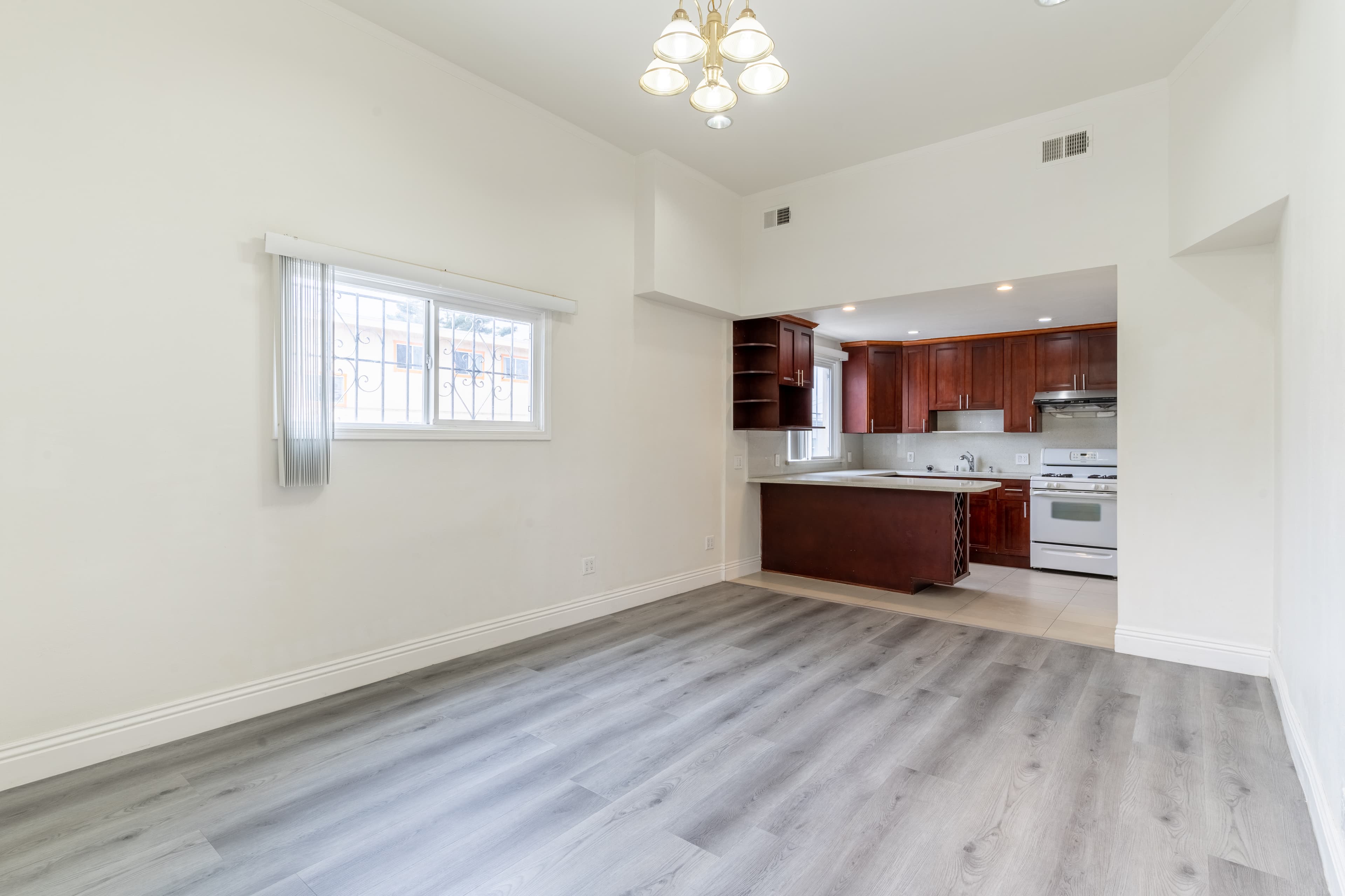 398 Vienna St, San Francisco, CA 94112, thumbnail 4