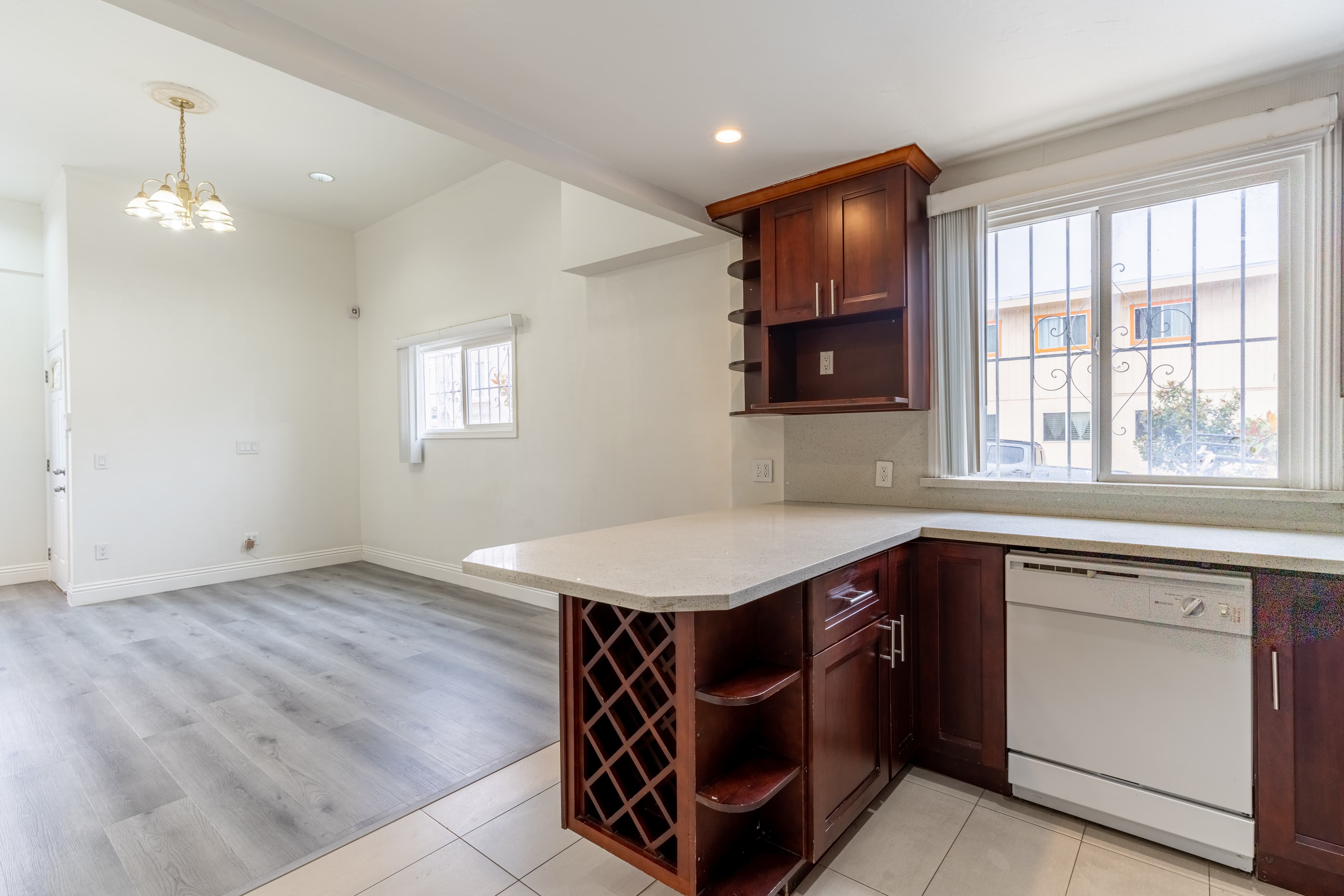 398 Vienna St, San Francisco, CA 94112, thumbnail 8