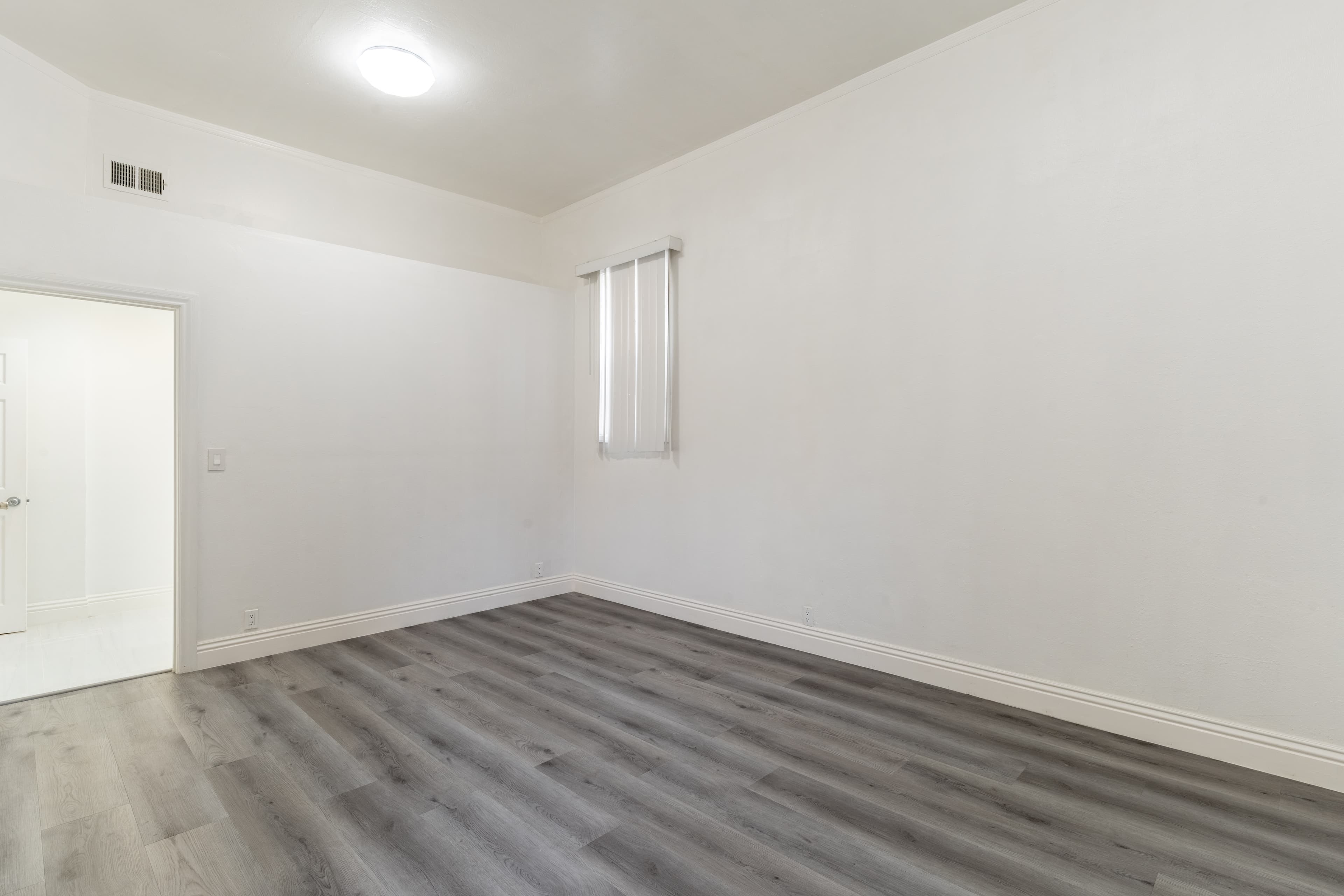 398 Vienna St, San Francisco, CA 94112, thumbnail 15