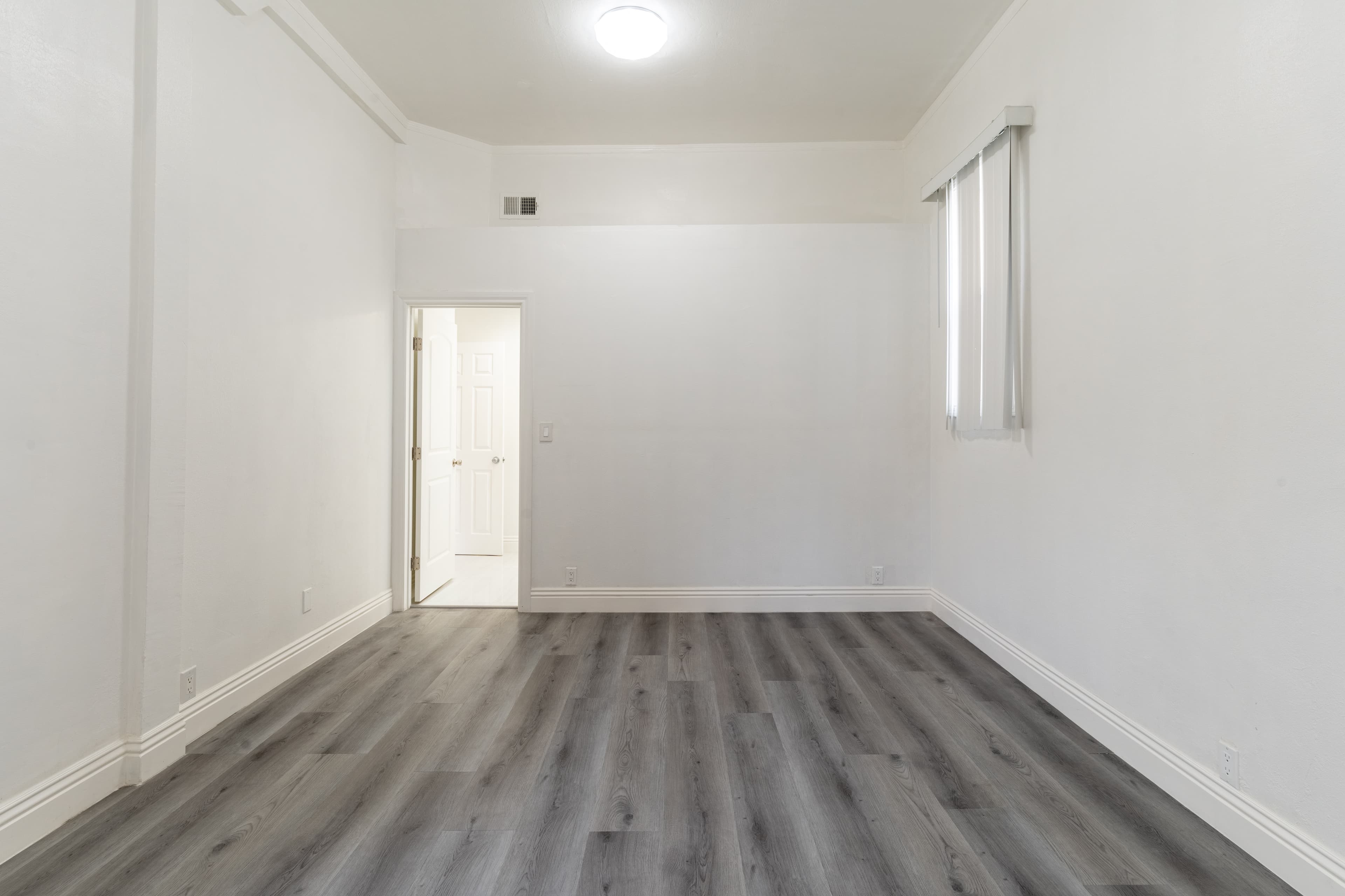 398 Vienna St, San Francisco, CA 94112, thumbnail 17
