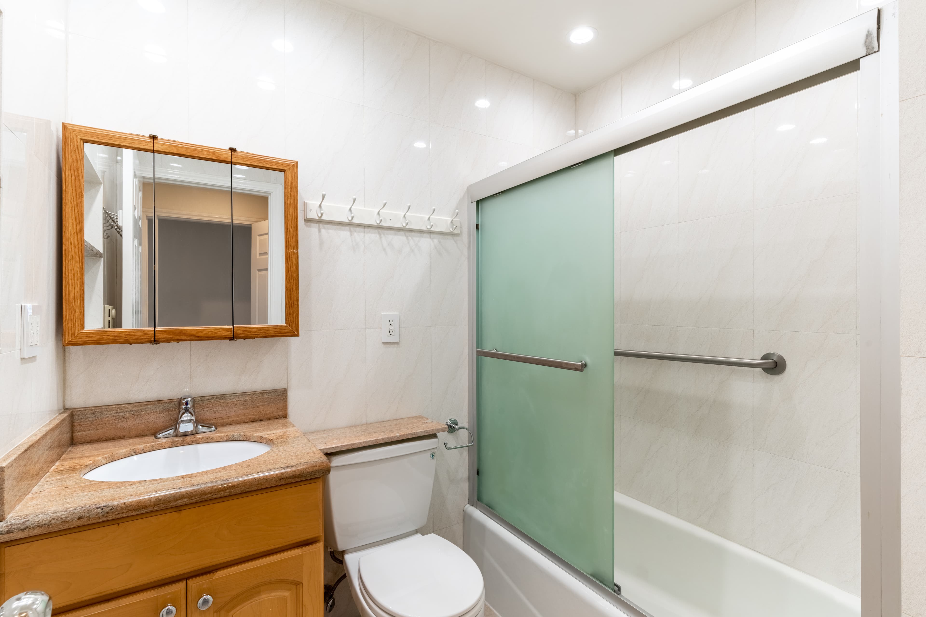 398 Vienna St, San Francisco, CA 94112, thumbnail 21