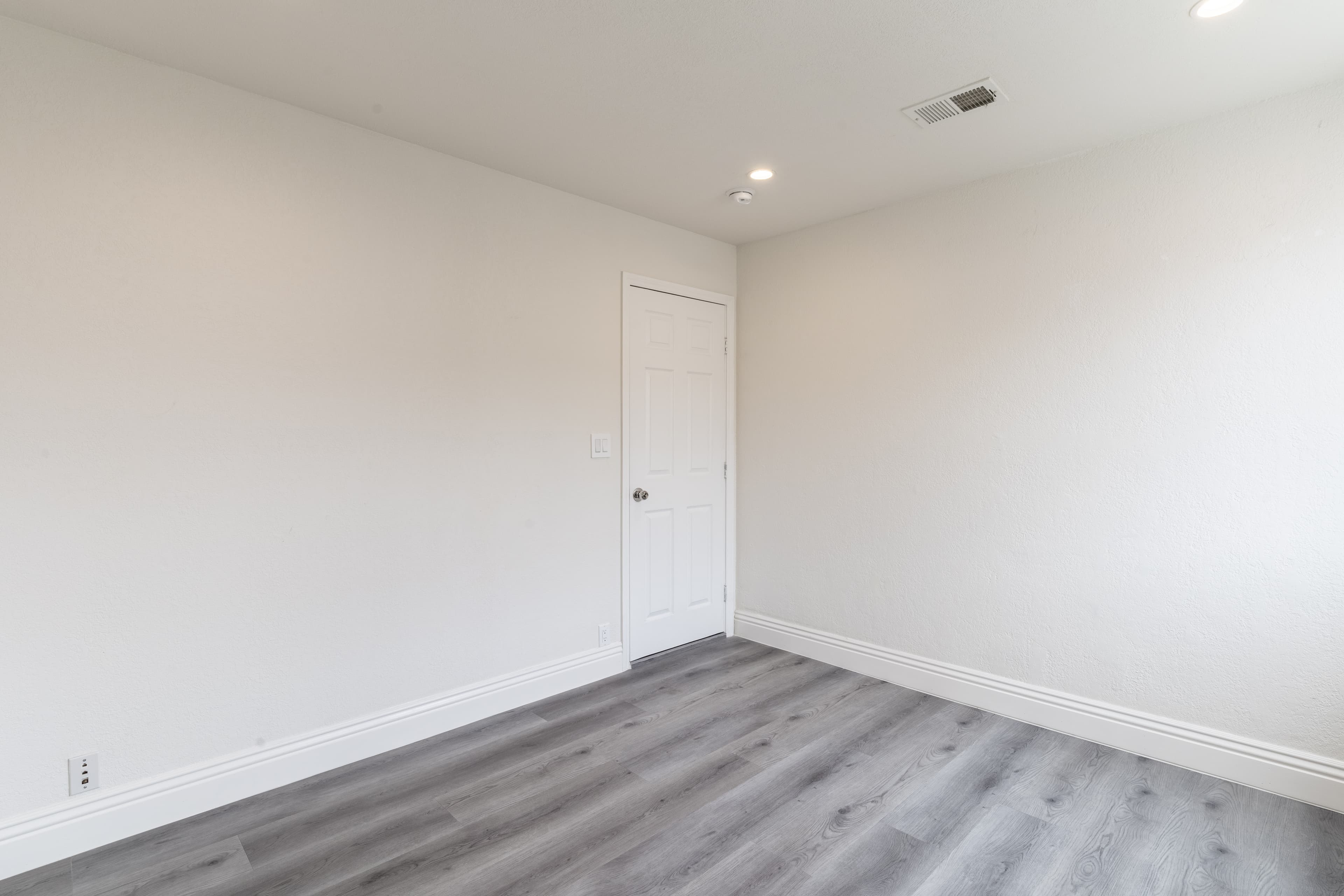 398 Vienna St, San Francisco, CA 94112, thumbnail 26