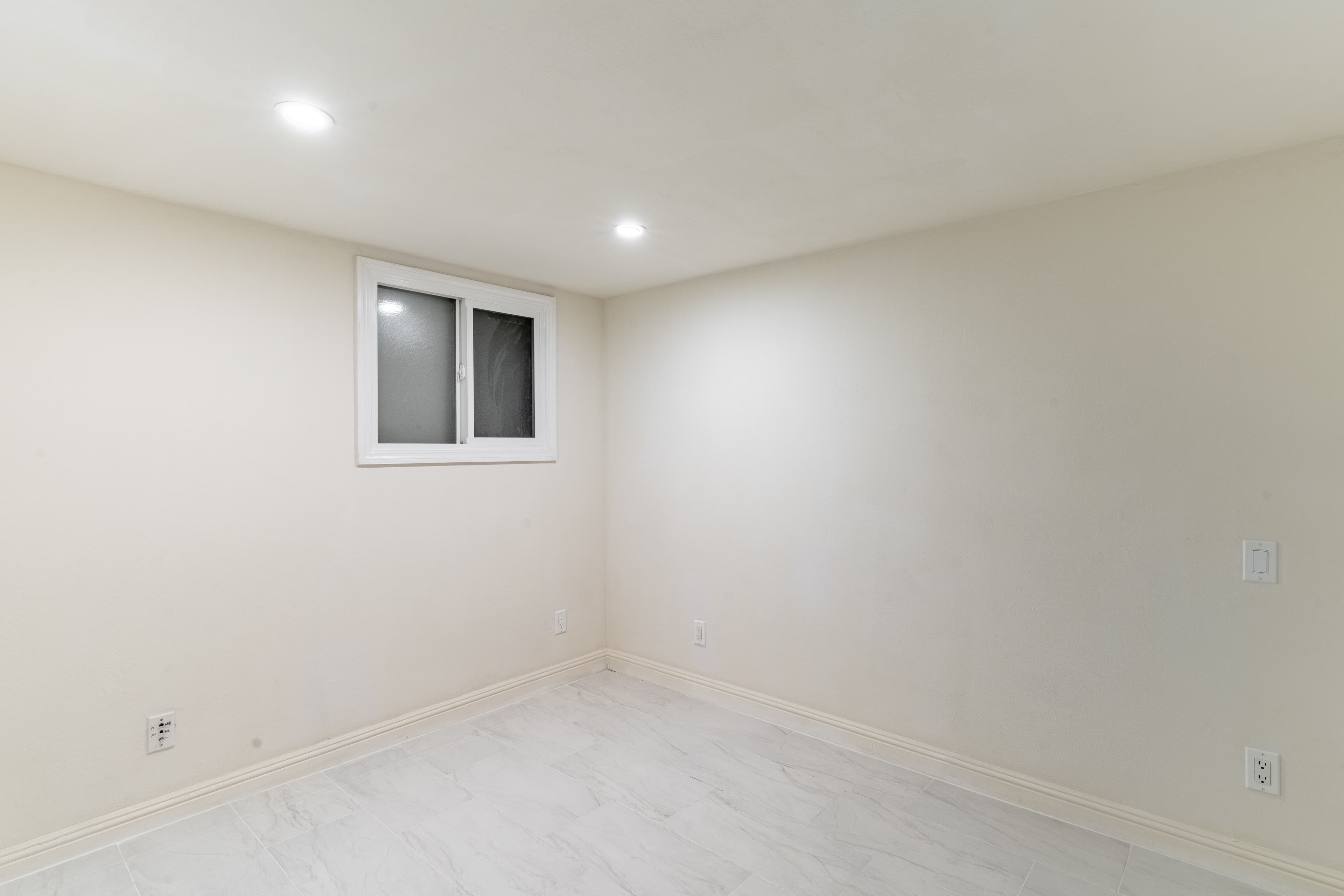 398 Vienna St, San Francisco, CA 94112, thumbnail 32