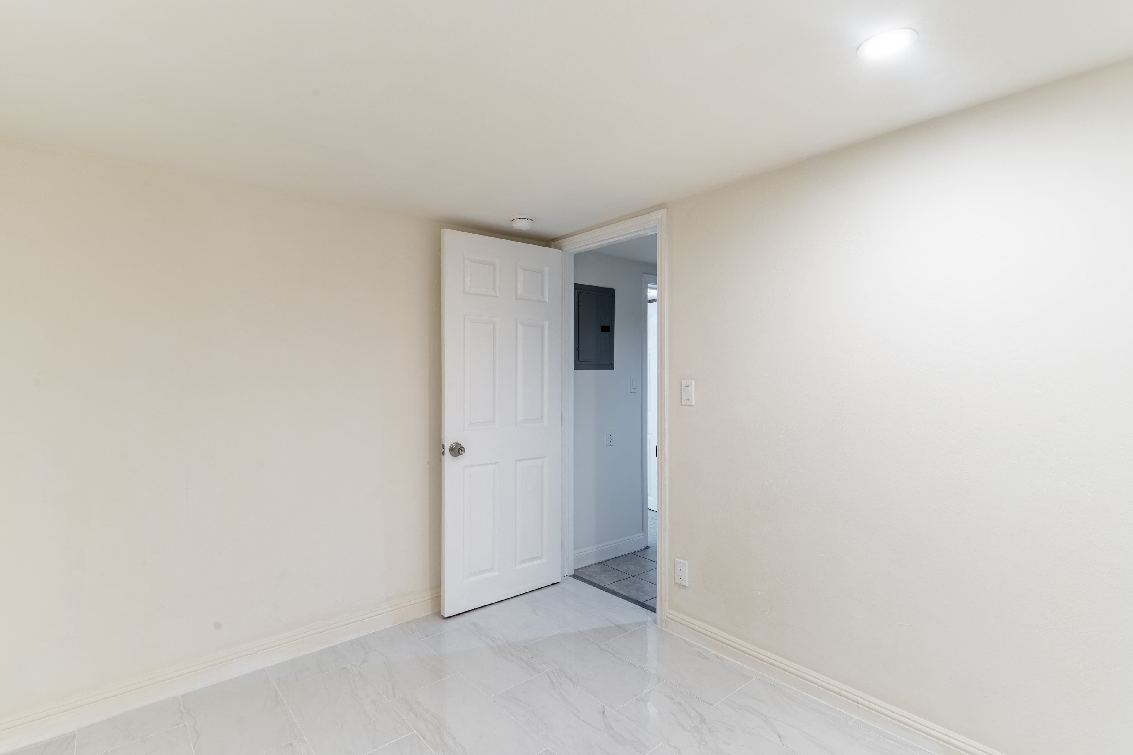 398 Vienna St, San Francisco, CA 94112, thumbnail 33