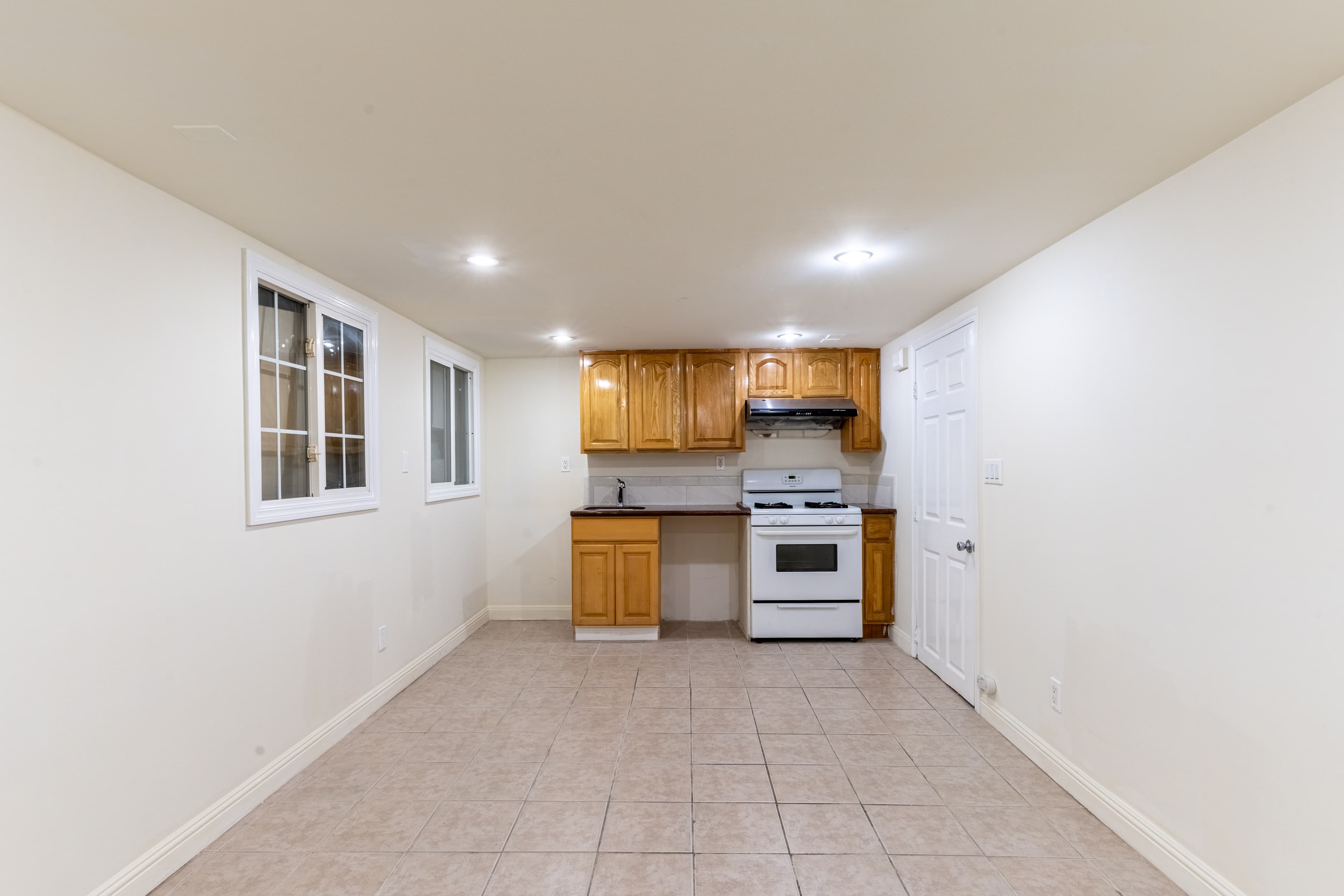 398 Vienna St, San Francisco, CA 94112, thumbnail 35
