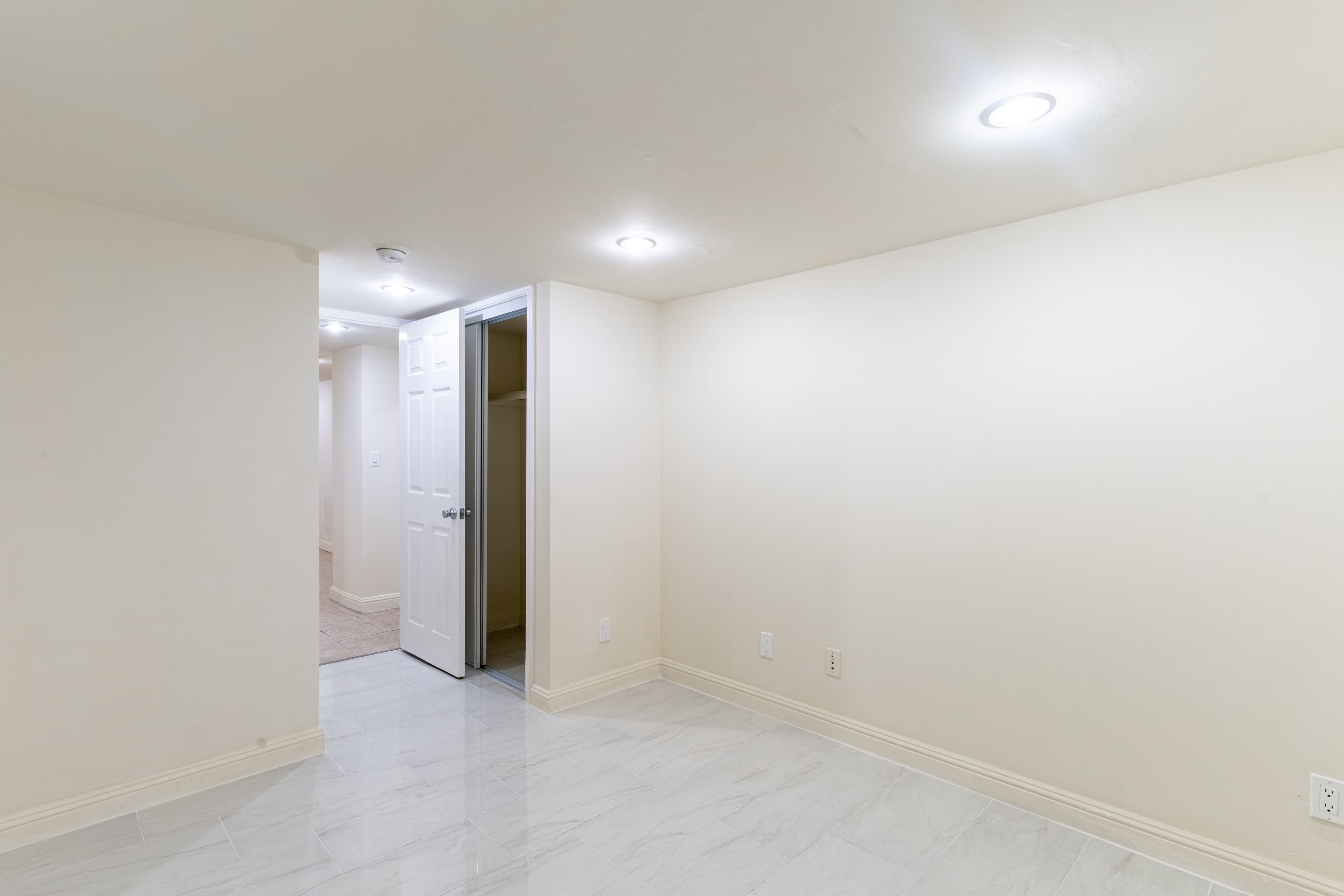 398 Vienna St, San Francisco, CA 94112, thumbnail 38