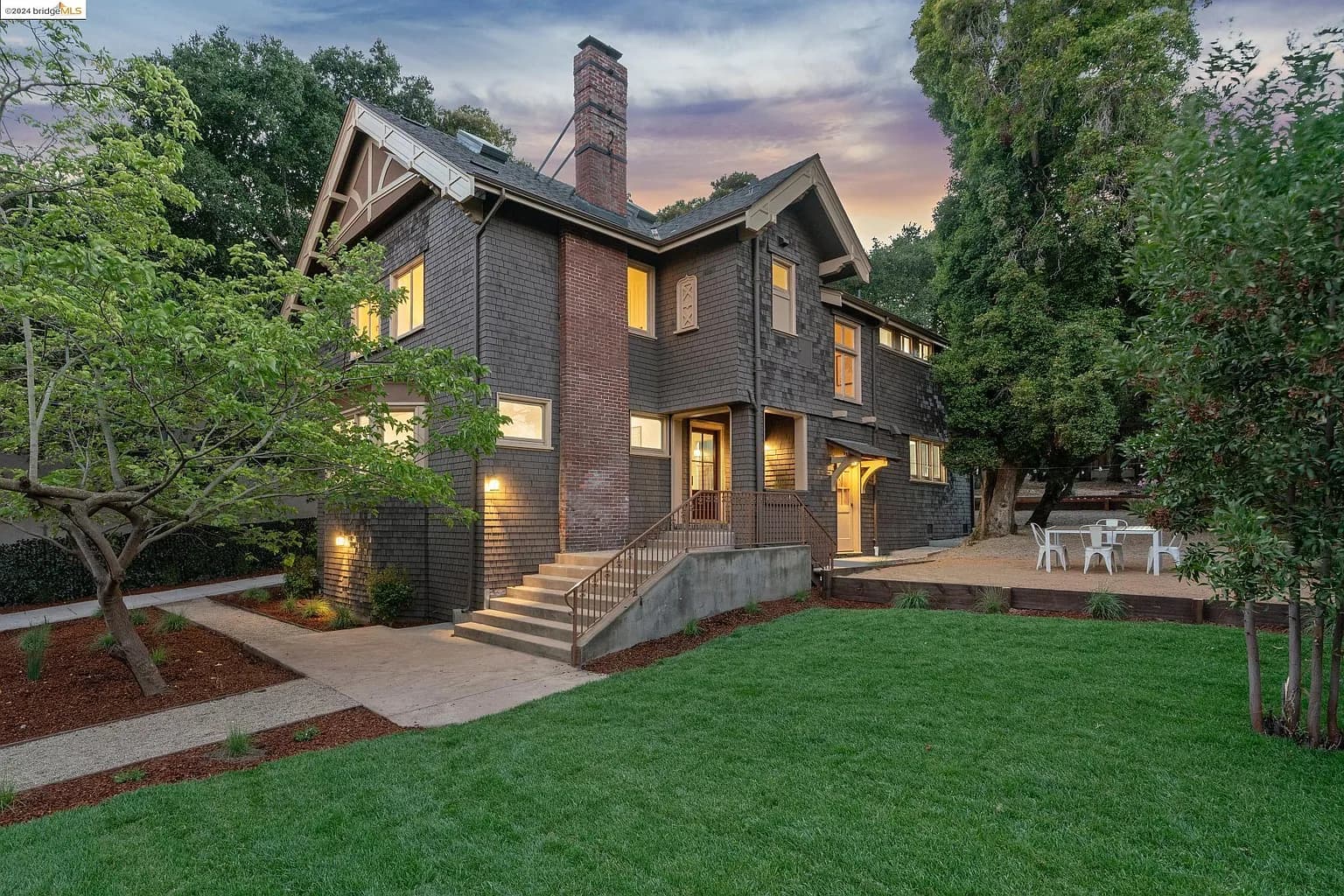 421 Fairmount Avenue, Oakland, CA 94611, photo 1 of 1